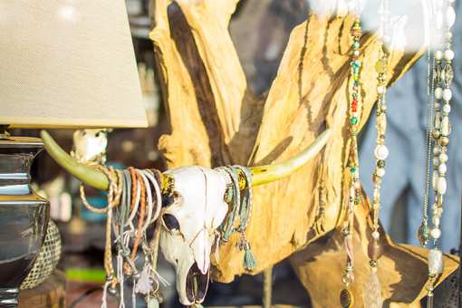 7 Best Antique Stores in Iowa!