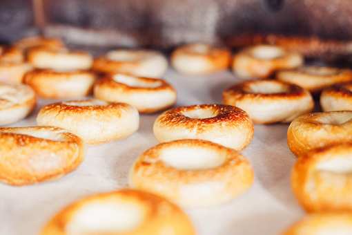 Iowa's 5 Best Bagel Shops to Visit in 2025!