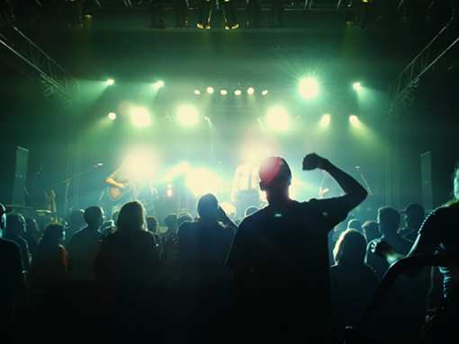 The 7 Best Live Music Venues in Iowa!
